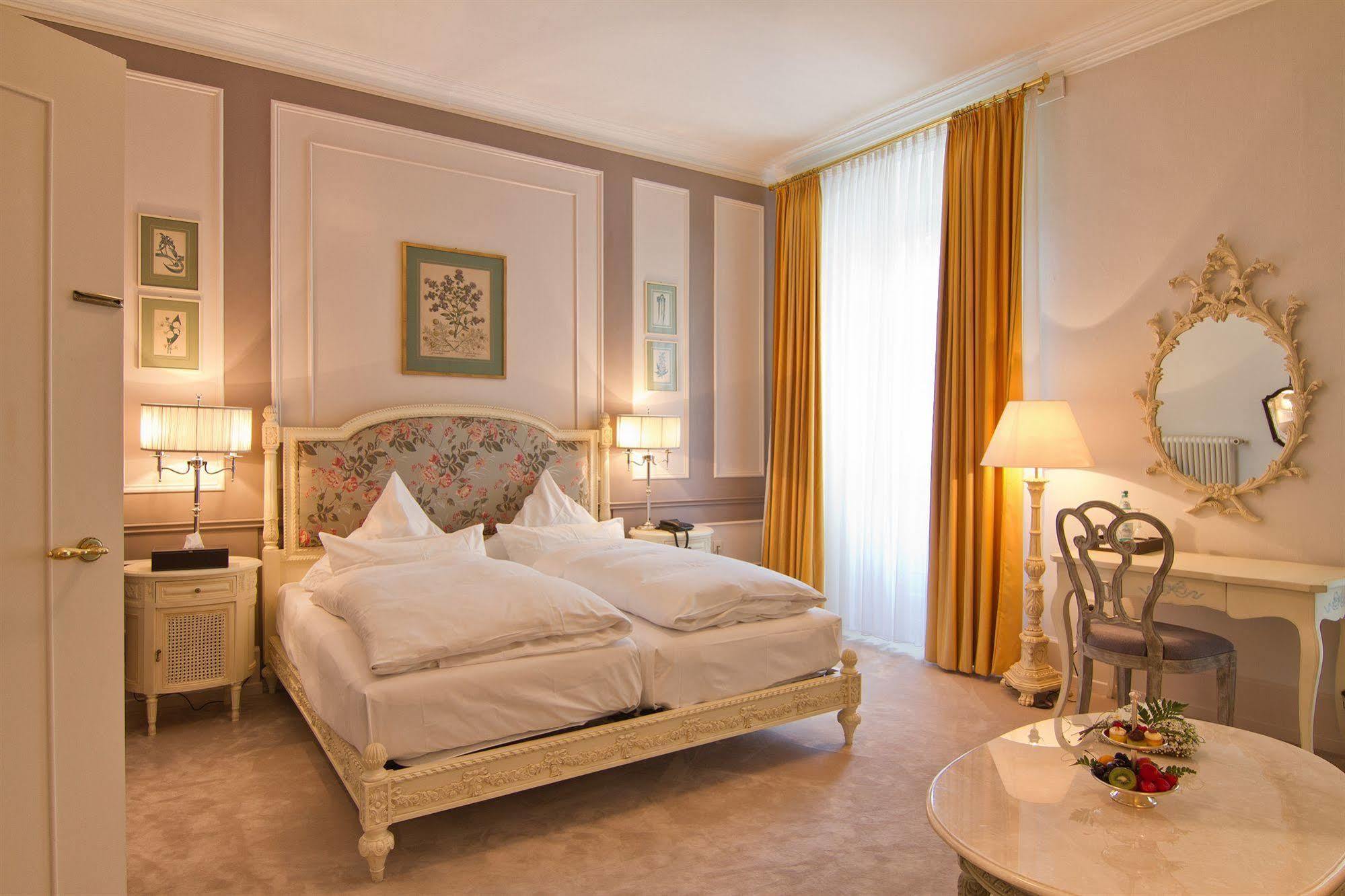 Hotel Romerbad Баденвайлер Екстериор снимка