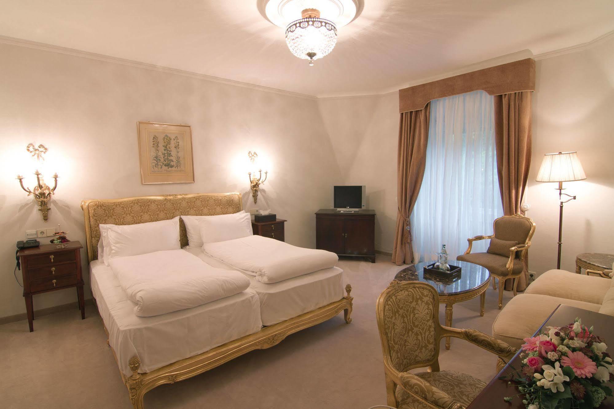 Hotel Romerbad Баденвайлер Екстериор снимка