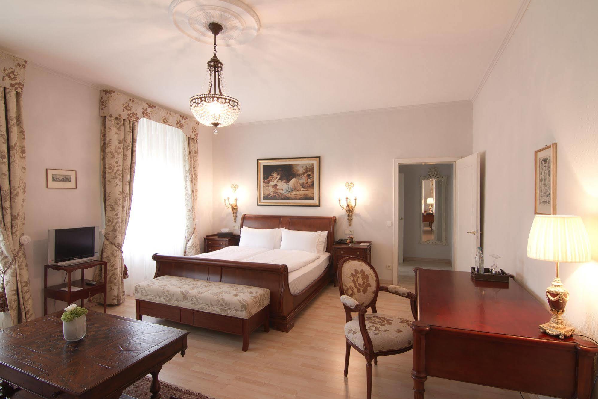 Hotel Romerbad Баденвайлер Екстериор снимка