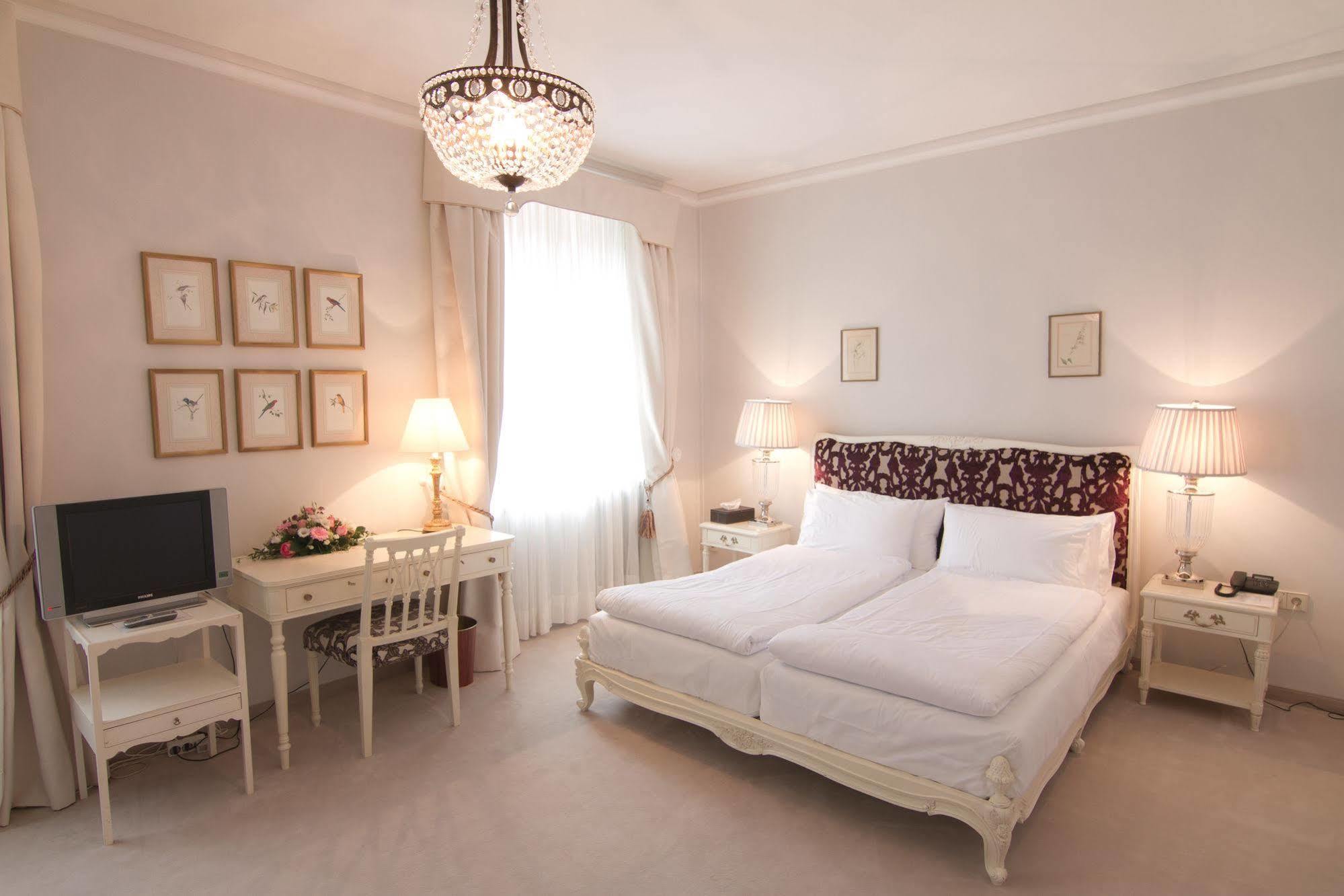 Hotel Romerbad Баденвайлер Екстериор снимка
